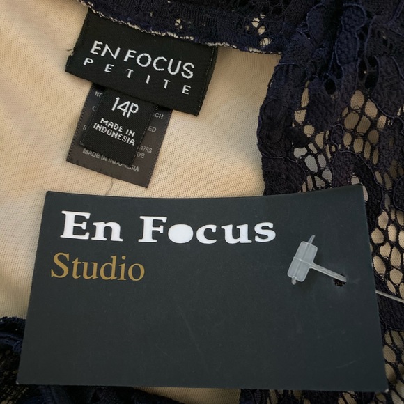 En focus short cold shoulder lace Dress 14P - Picture 3 of 3